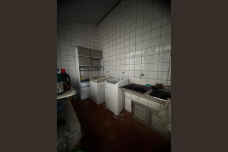 Casa para alugar com 600m², 6 quartos e 4 vagas Casa para alugar com 600m², 6 quartos e 4 vagasLavanderia