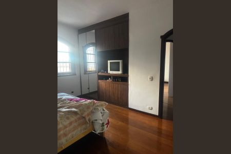 Casa para alugar com 600m², 6 quartos e 4 vagas Casa para alugar com 600m², 6 quartos e 4 vagasQuarto