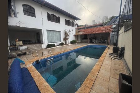 Casa para alugar com 600m², 6 quartos e 4 vagas Casa para alugar com 600m², 6 quartos e 4 vagasPiscina