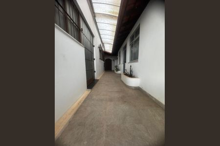 Casa para alugar com 600m², 6 quartos e 4 vagas Casa para alugar com 600m², 6 quartos e 4 vagasCorredor