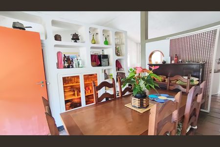 Casa de condomínio à venda com 347m², 4 quartos e 4 vagasSala de Jantar 