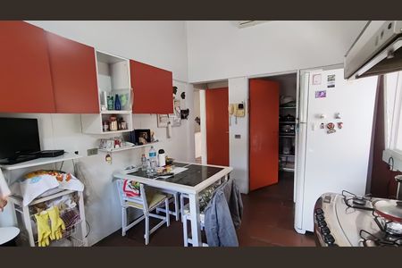 Casa de condomínio à venda com 347m², 4 quartos e 4 vagasCozinha