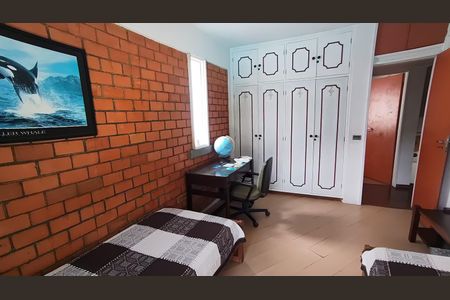 Casa de condomínio à venda com 347m², 4 quartos e 4 vagasQuarto 2
