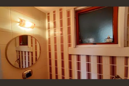 Casa de condomínio à venda com 347m², 4 quartos e 4 vagasLavabo 