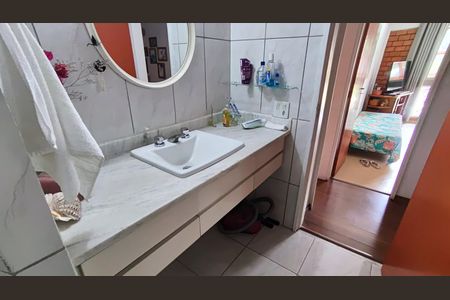 Casa de condomínio à venda com 347m², 4 quartos e 4 vagasBanheiro