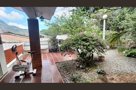 Casa de condomínio à venda com 347m², 4 quartos e 4 vagasJardim
