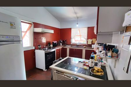 Casa de condomínio à venda com 347m², 4 quartos e 4 vagasCozinha 