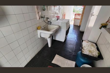 Casa de condomínio à venda com 347m², 4 quartos e 4 vagasÁrea de Serviço 