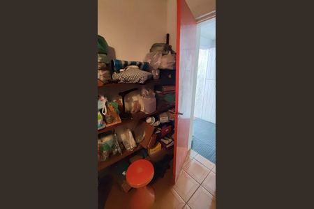 Casa de condomínio à venda com 347m², 4 quartos e 4 vagasQuarto de Serviço 