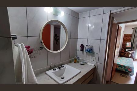 Casa de condomínio à venda com 347m², 4 quartos e 4 vagasBanheiro 