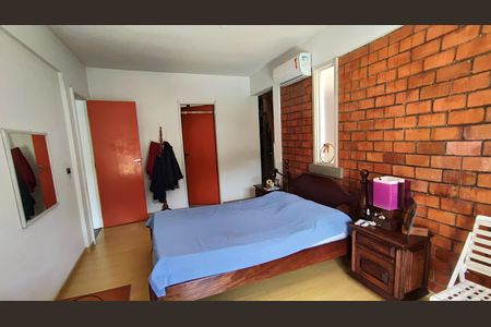 Casa de condomínio à venda com 347m², 4 quartos e 4 vagasSui