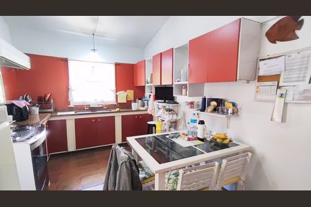 Casa de condomínio à venda com 347m², 4 quartos e 4 vagasCozinha 