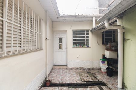 Casa à venda com 184m², 2 quartos e 2 vagas Casa à venda com 184m², 2 quartos e 2 vagasQuintal - Casa 2