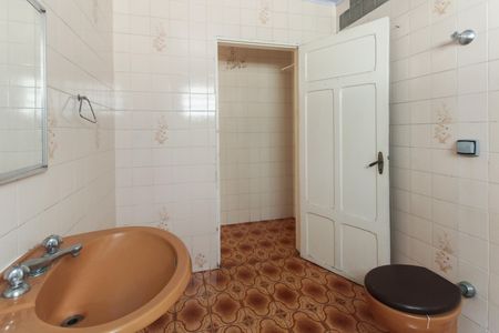 Casa à venda com 184m², 2 quartos e 2 vagas Casa à venda com 184m², 2 quartos e 2 vagasBanheiro