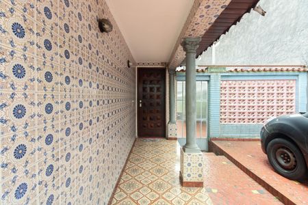 Casa à venda com 184m², 2 quartos e 2 vagas Casa à venda com 184m², 2 quartos e 2 vagasEntrada