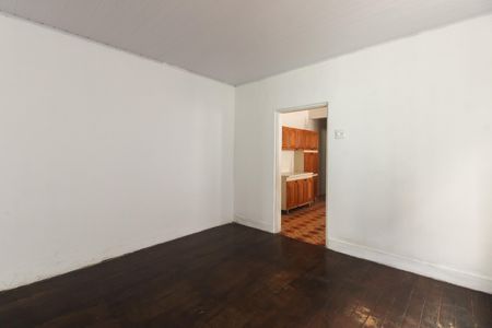 Casa à venda com 184m², 2 quartos e 2 vagas Casa à venda com 184m², 2 quartos e 2 vagasSala