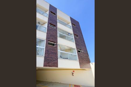 Apartamento à venda com 65m², 2 quartos e 2 vagasFachada + plaquinha