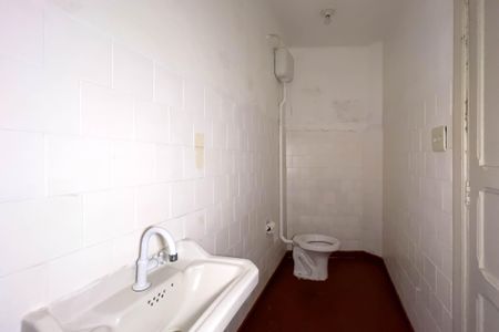 Casa à venda com 223m², 5 quartos e 2 vagasBanheiro de serviço 