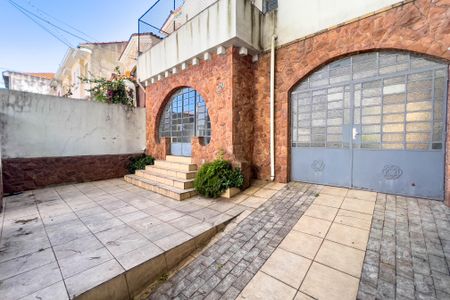 Casa à venda com 223m², 5 quartos e 2 vagasEntrada