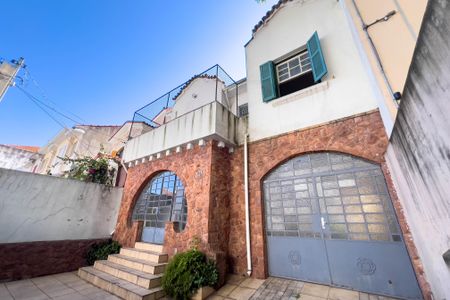 Casa à venda com 223m², 5 quartos e 2 vagasFachada
