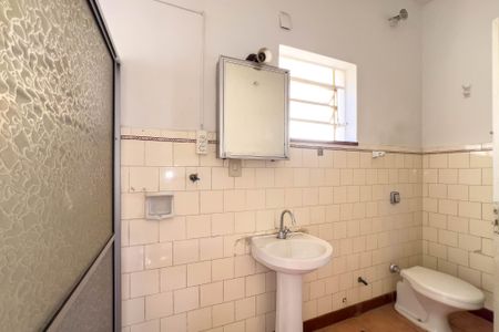 Casa à venda com 223m², 5 quartos e 2 vagasBanheiro