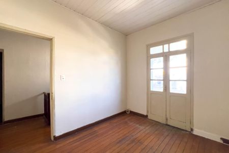 Casa à venda com 223m², 5 quartos e 2 vagasQuarto 1