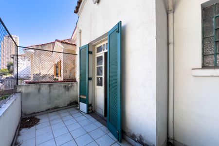 Casa à venda com 223m², 5 quartos e 2 vagasVaranda do quarto 1