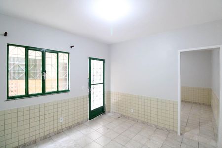 Sala de casa para alugar com 1 quarto, 40m² em Guaratiba, Rio de Janeiro