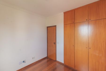 Apartamento à venda com 174m², 4 quartos e 2 vagasQuarto 2