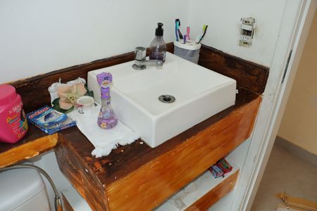 Casa de condomínio para alugar com 85m², 2 quartos e 2 vagasBanheiro Social