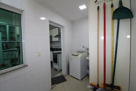 Casa de condomínio à venda com 199m², 3 quartos e 4 vagasÁrea de Serviço