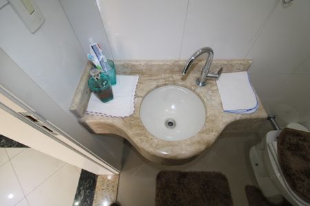 Casa de condomínio à venda com 199m², 3 quartos e 4 vagasLavabo