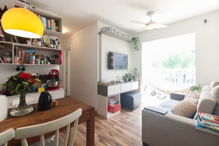 Apartamento à venda com 57m², 2 quartos e 1 vaga Apartamento à venda com 57m², 2 quartos e 1 vagaSala