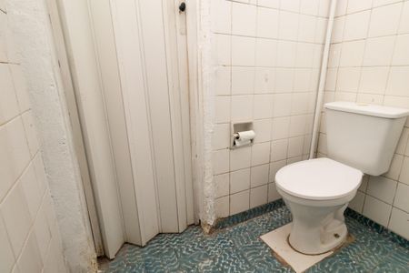 Casa para alugar com 54m², 2 quartos e sem vaga Casa para alugar com 54m², 2 quartos e sem vagaBanheiro Social