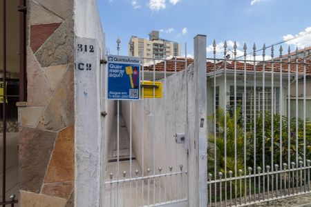 Casa para alugar com 54m², 2 quartos e sem vaga Casa para alugar com 54m², 2 quartos e sem vagaFachada