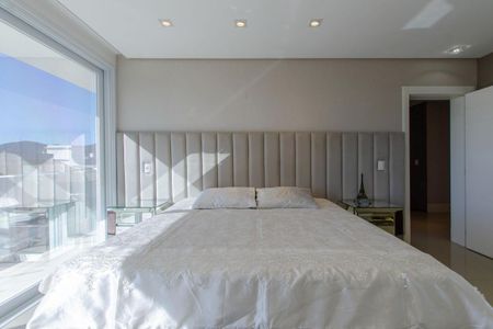 Casa de condomínio para alugar com 448m², 5 quartos e 8 vagas Casa de condomínio para alugar com 448m², 5 quartos e 8 vagasSuíte 2