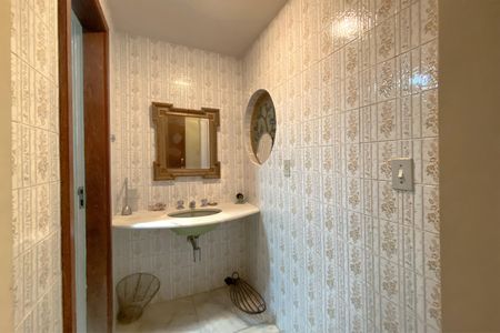 Apartamento à venda com 180m², 4 quartos e 2 vagas Apartamento à venda com 180m², 4 quartos e 2 vagasLavabo