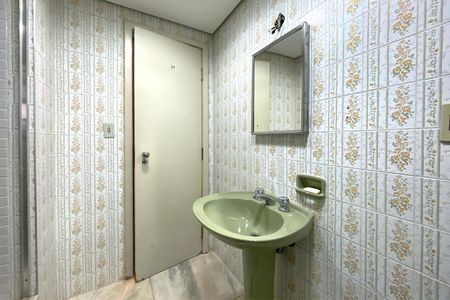 Apartamento à venda com 180m², 4 quartos e 2 vagas Apartamento à venda com 180m², 4 quartos e 2 vagasBanheiro