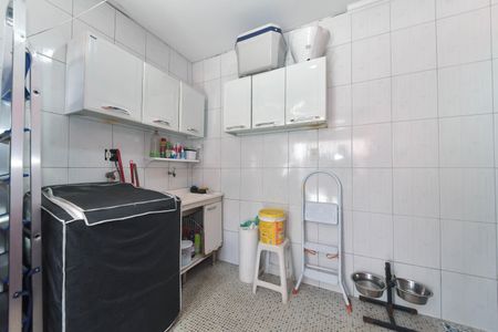 Casa à venda com 129m², 3 quartos e 2 vagasLavanderia