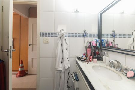 Apartamento à venda com 88m², 2 quartos e 3 vagas Apartamento à venda com 88m², 2 quartos e 3 vagasBanheiro Suíte