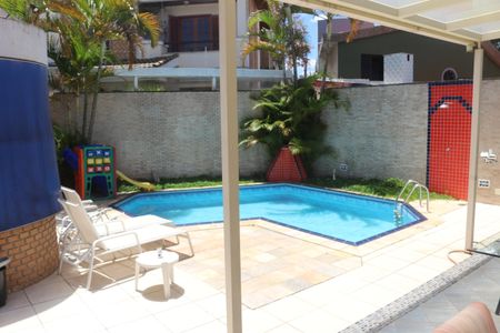 Casa à venda com 406m², 3 quartos e 5 vagasQuintal