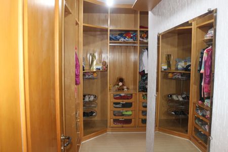Casa à venda com 406m², 3 quartos e 5 vagasCloset da suíte 1