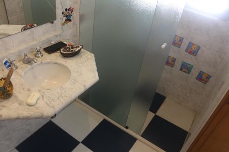 Casa à venda com 406m², 3 quartos e 5 vagasBanheiro 2