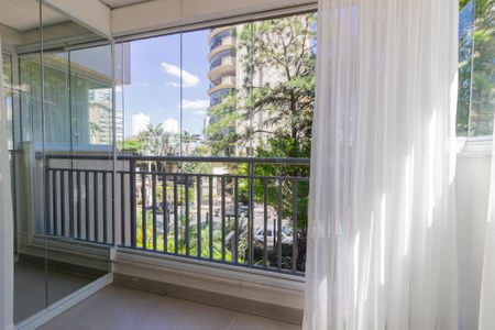 Apartamento para alugar com 98m², 2 quartos e 3 vagas Apartamento para alugar com 98m², 2 quartos e 3 vagasVaranda da Suíte 2