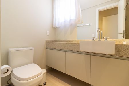 Apartamento para alugar com 98m², 2 quartos e 3 vagas Apartamento para alugar com 98m², 2 quartos e 3 vagasBanheiro da Suíte 2
