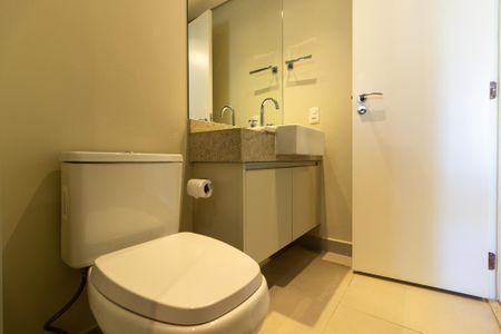 Apartamento para alugar com 98m², 2 quartos e 3 vagas Apartamento para alugar com 98m², 2 quartos e 3 vagasBanheiro da Suíte 1