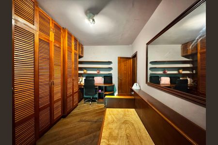 Casa à venda com 850m², 5 quartos e 7 vagasQuarto 1