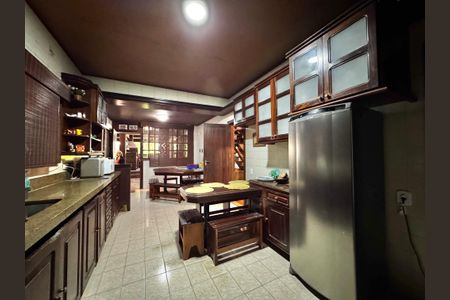 Casa à venda com 850m², 5 quartos e 7 vagasCozinha