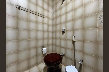 Casa à venda com 850m², 5 quartos e 7 vagasBanheiro Social 2