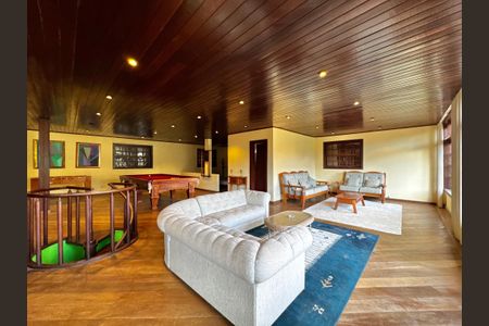 Casa à venda com 850m², 5 quartos e 7 vagasSalão Terceiro Andar